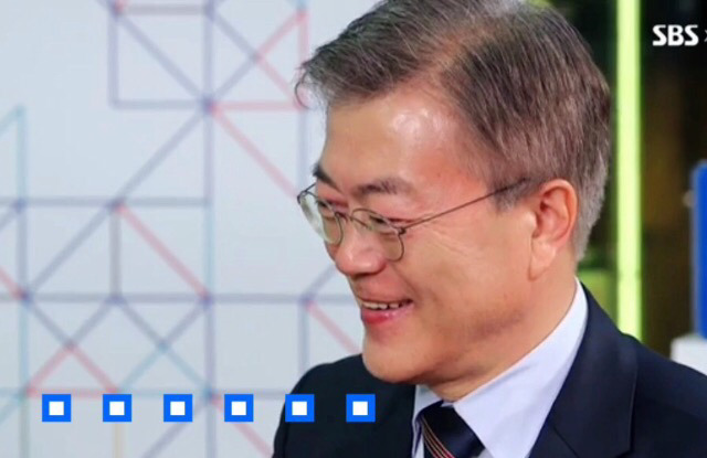 문재인 팔씨름ㅋㅋㅋㅋㅋ.jpg | 인스티즈