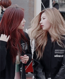 같이 있으면 더 예뻐보이는 트와이스 사나 쯔위.gif | 인스티즈