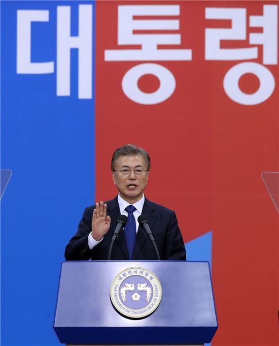 우리만 대통령님 잘생겼다고 하는 거 아니었음.jpg | 인스티즈