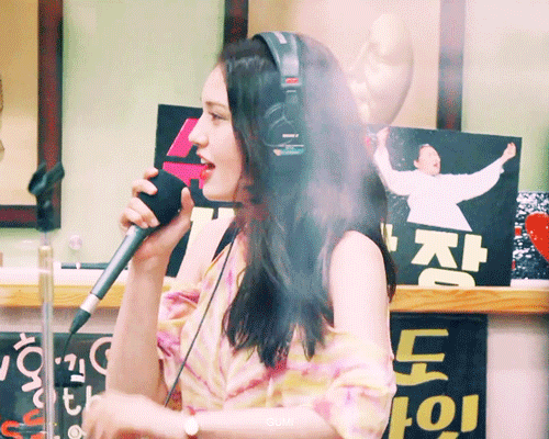 보이는 라디오에서 전소미.gif | 인스티즈