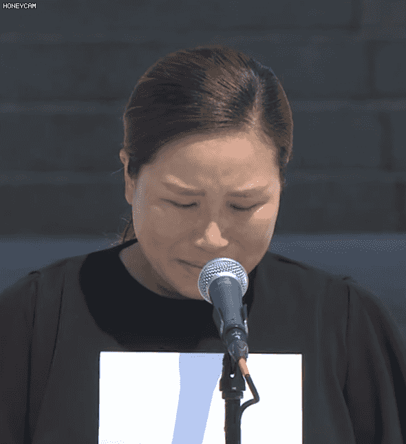 5.18 희생자 유가족 위로하는 문재인 대통령 | 인스티즈