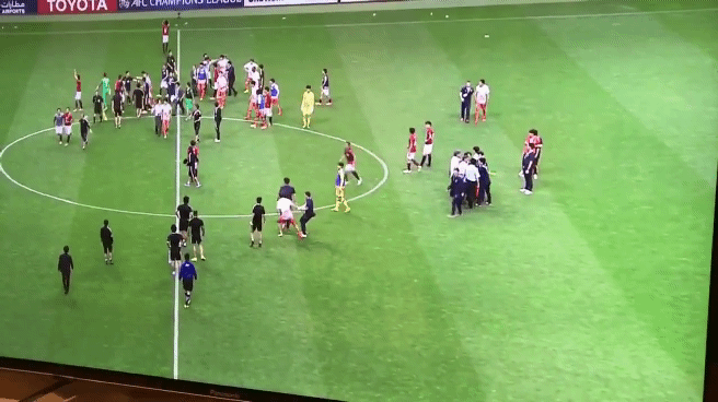 우라와 레즈 선수 도발로 분노한 제주유나이티드 선수들 | 인스티즈