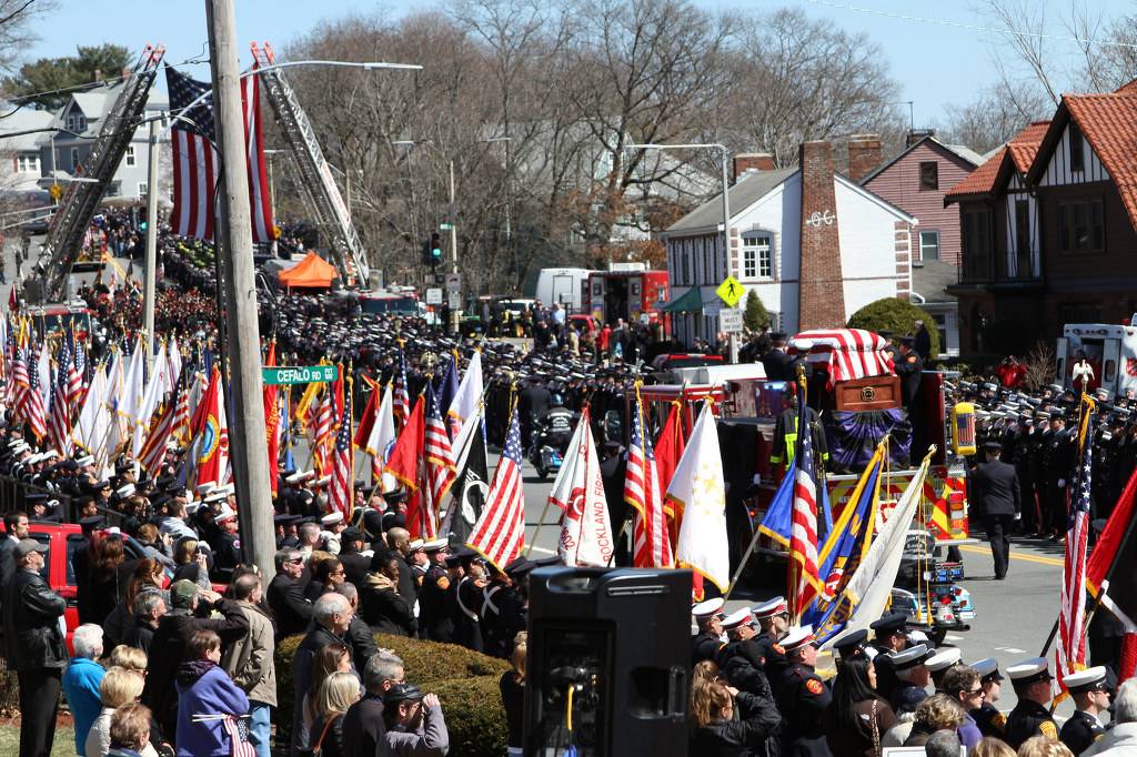 미국시민들이 소방관을 보내는 법 bgm | 인스티즈