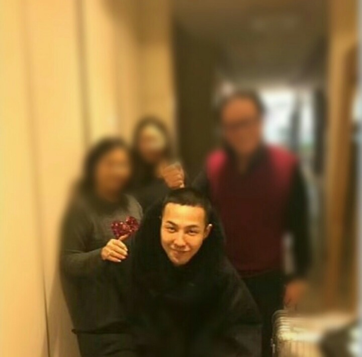 지드래곤 입소식 다른 사진.jpg | 인스티즈