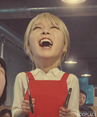 고깃집 알바하는 초아가 좋다.gif | 인스티즈