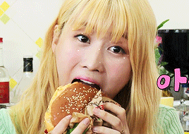 [트와이스] 족발요정 모모 | 인스티즈