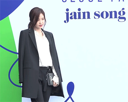 [에이핑크] 바지정장 입은 손나은.jpg | 인스티즈