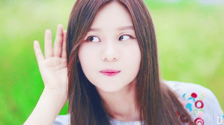 여자친구 귀를 기울이면.gif | 인스티즈