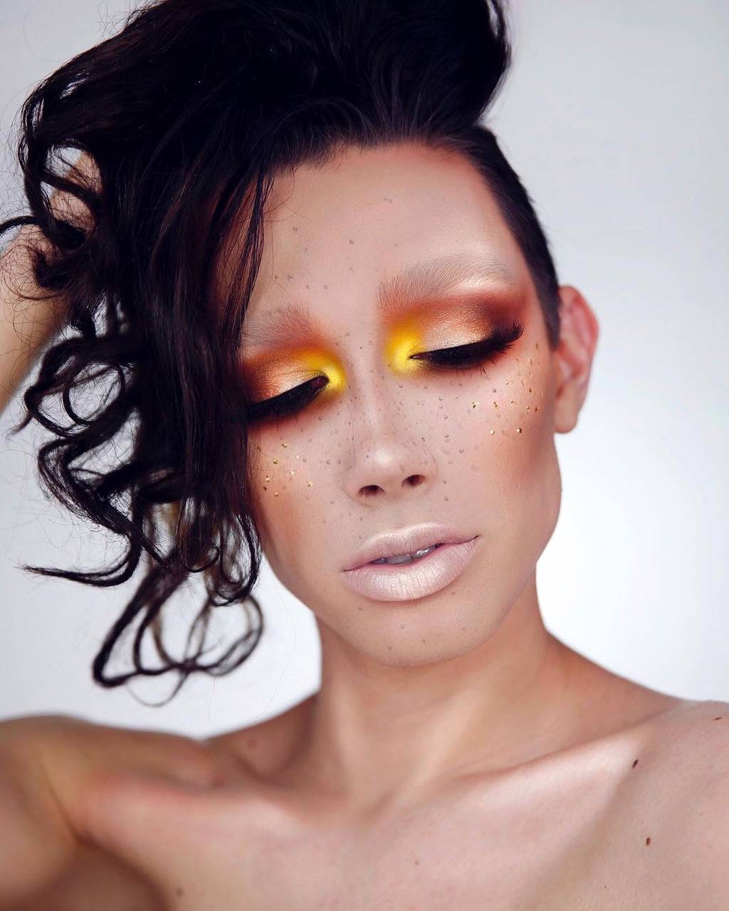 메이크업 천재로 코덕들 사이에서 유명한 99년생 남자 유튜버 | 인스티즈