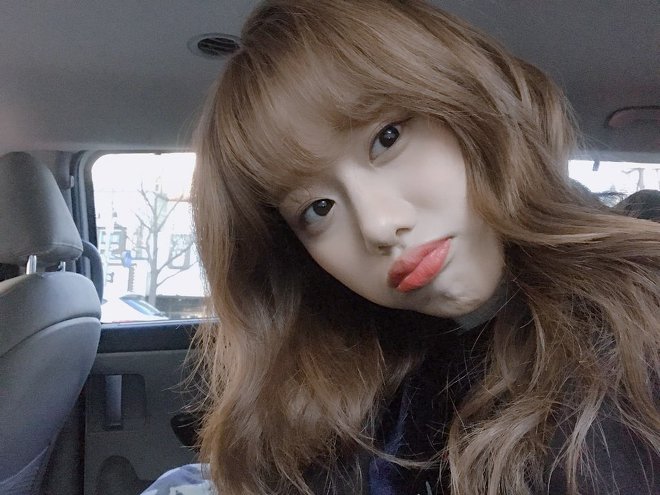 여친룩의 정석 에이프릴 나은 | 인스티즈