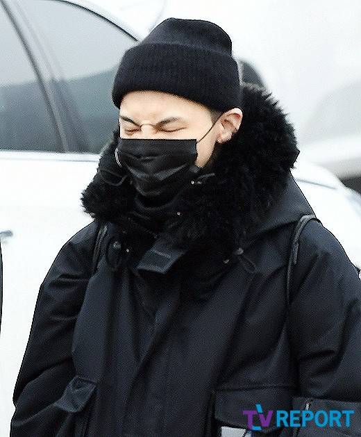 웃으면서 입대하는 지드래곤 모습.jpgif | 인스티즈