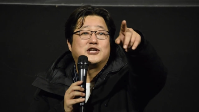 영화 ＜강철비＞ 무대인사 (Feat. 지드래곤) | 인스티즈