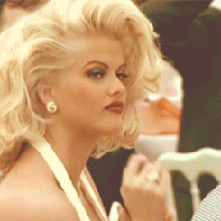 [안나니콜스미스] 게스(청바지 종이가방에 그려진 인물)하면 맨먼저 떠오르는 플레이보이 모델 | 인스티즈