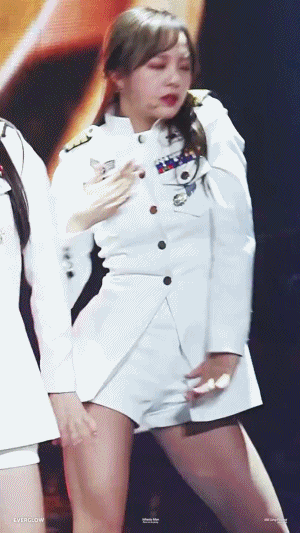 한 섹시하는 김세정ㄷㄷㄷ.gif | 인스티즈