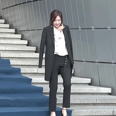 [에이핑크] 바지정장 입은 손나은.jpg | 인스티즈