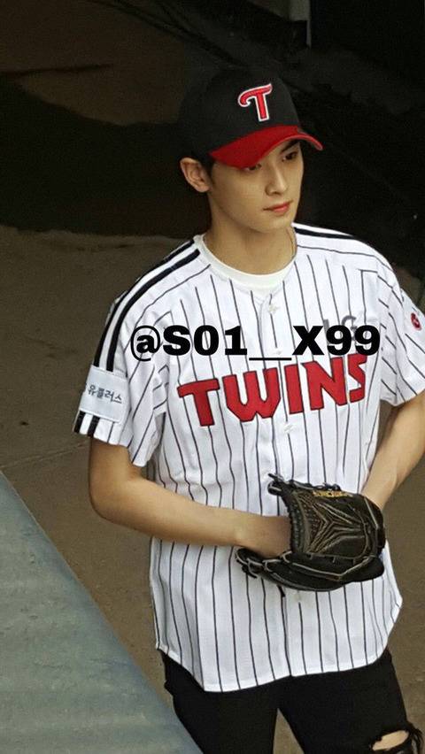 차은우와 눈싸움하다 현실 광대 터지는 조이와 웬디 (feat.슬기) | 인스티즈