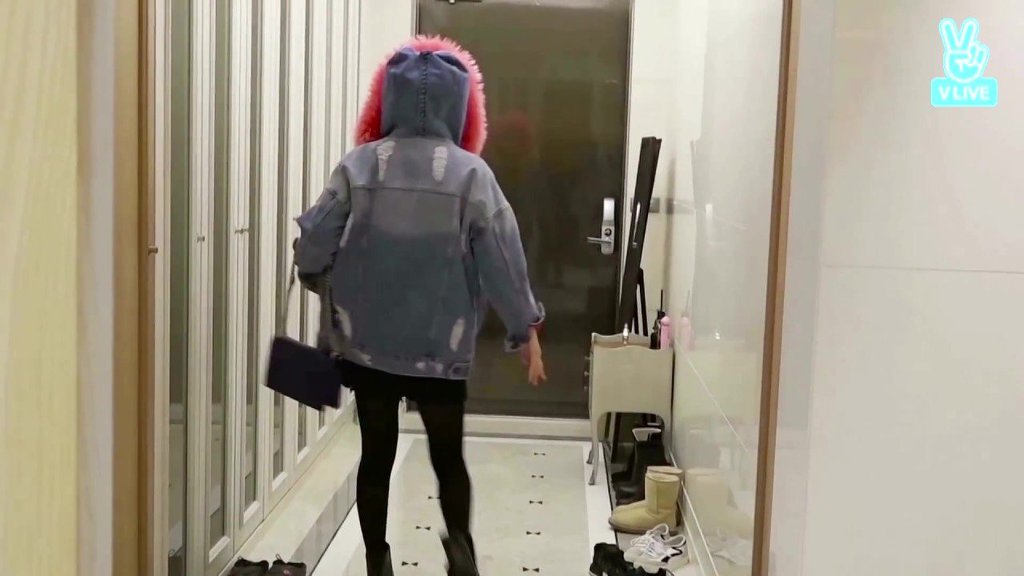 결정장애 걸린 수지.jpg | 인스티즈