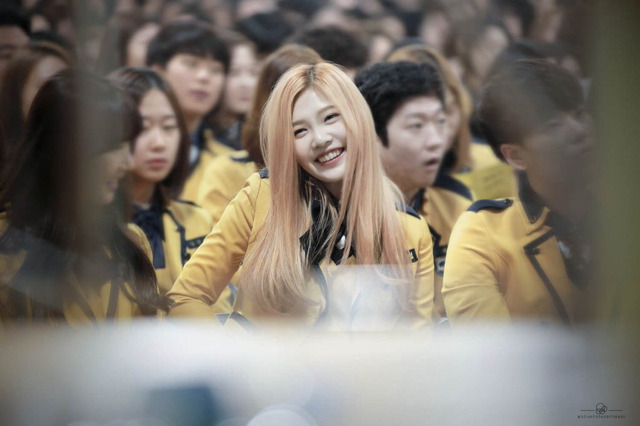 레드벨벳 조이 눈웃음 | 인스티즈