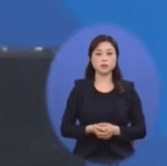 문재인 대통령의 유가족 포옹에 수화통역자도 눈물.GIF | 인스티즈