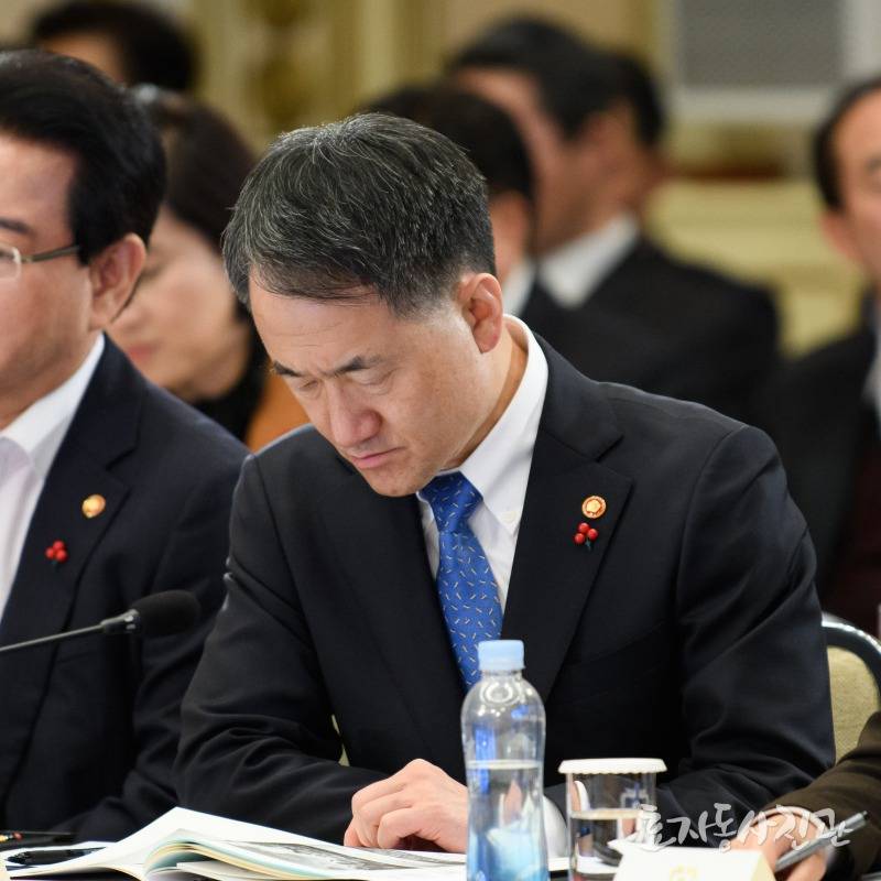 공부하고 연구하는 문재인 정부와 민주당.(이런 정부와 정당을 경험 하신적 있으신가요?) | 인스티즈