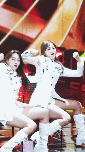 한 섹시하는 김세정ㄷㄷㄷ.gif | 인스티즈