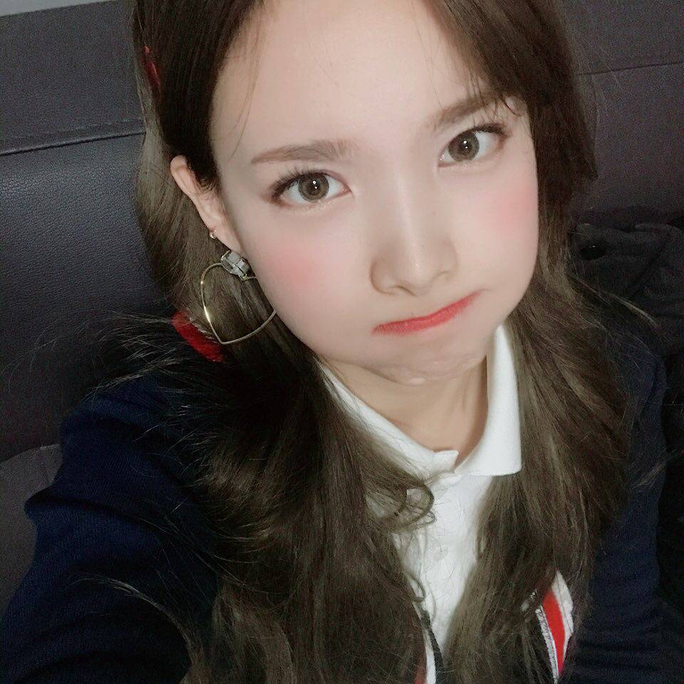 이제 시크해지고 싶은 나연 | 인스티즈