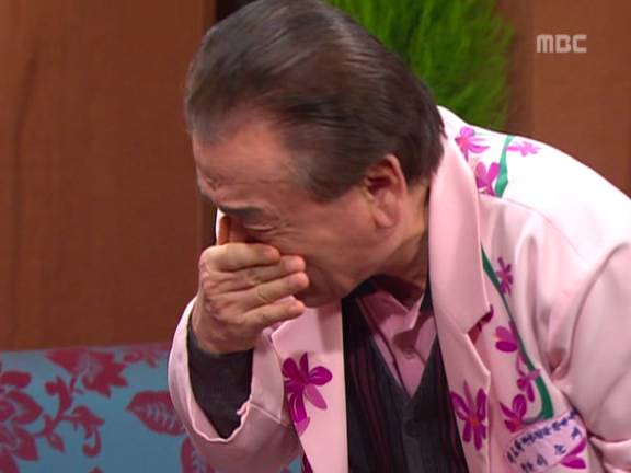 [거침없이하이킥] 순재에게 똥침당한 효자 준하.jpg | 인스티즈