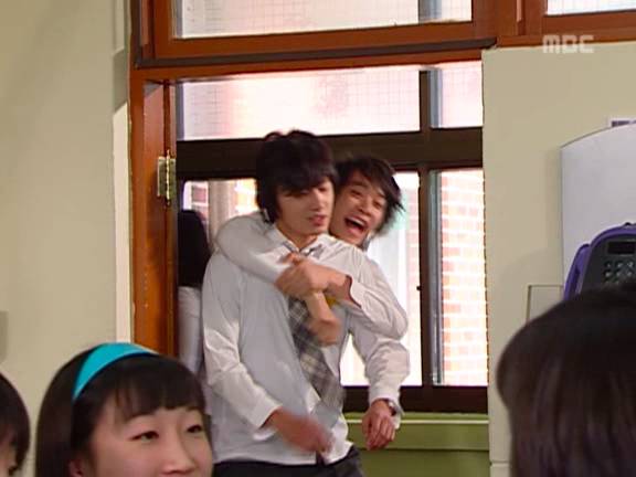 [거침없이하이킥] 짜리 강유미VS목돌이 나혜미.jpg | 인스티즈