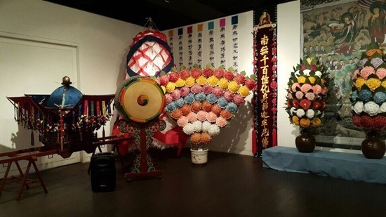 종이꽃 만드는 스님 | 인스티즈