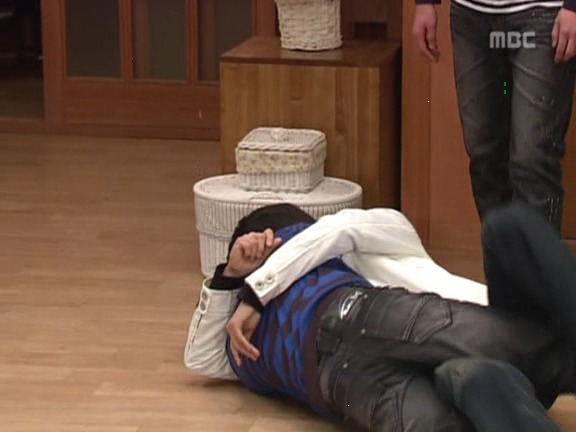 [거침없이하이킥] 범이-민호 잘못된 만남 ㅋㅋㅋㅋㅋㅋㅋㅋ.jpg | 인스티즈