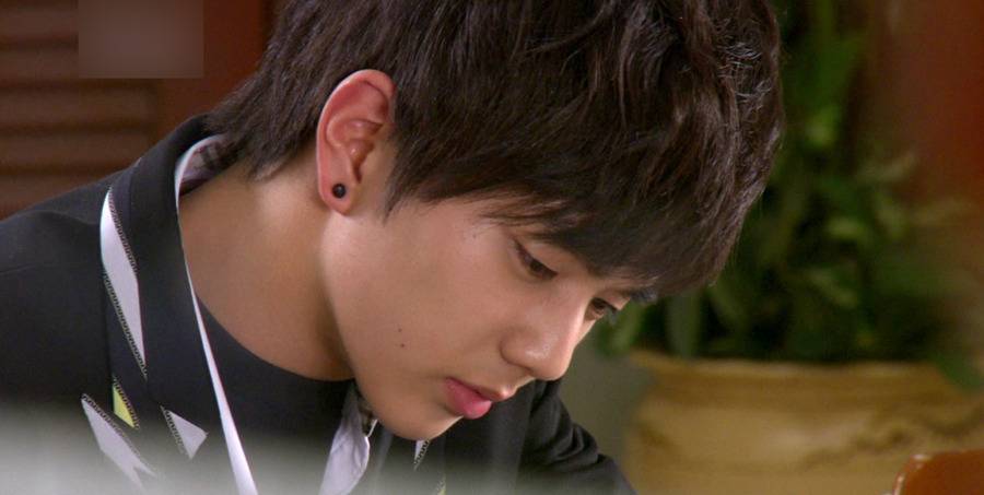 비슷한 나이로 비교해보는 유승호 vs 원빈 | 인스티즈