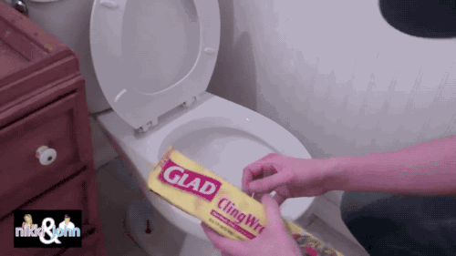 여자친구에게 장난치는 남자친구 ㄷㄷ.Gif | 인스티즈