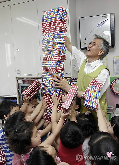 아이들 무지 좋아하는것 같은 문재인 | 인스티즈