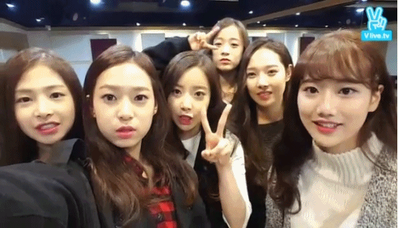 더블클릭을 하시면 이미지를 수정할 수 있습니다 식스틴하기 전에 회사옮긴 jyp출신 에이프릴 멤버.gif | 인스티즈