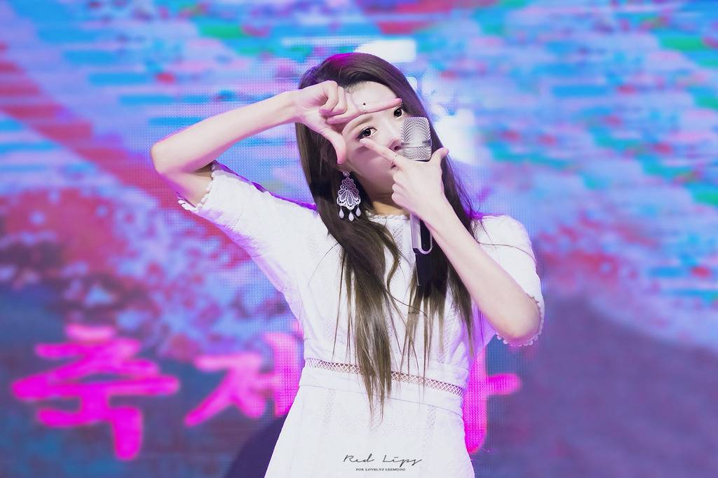 [러블리즈] 심야에 배가고프지만 참아야 할 것 같아서 미주 | 인스티즈