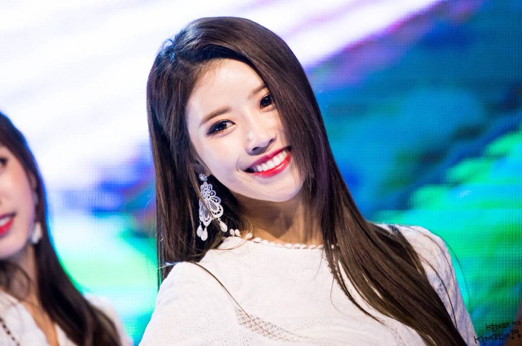 [러블리즈] 심야에 배가고프지만 참아야 할 것 같아서 미주 | 인스티즈