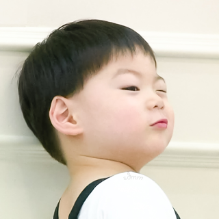 태어날때부터 윙크하던 아기 송만세.jpgif | 인스티즈