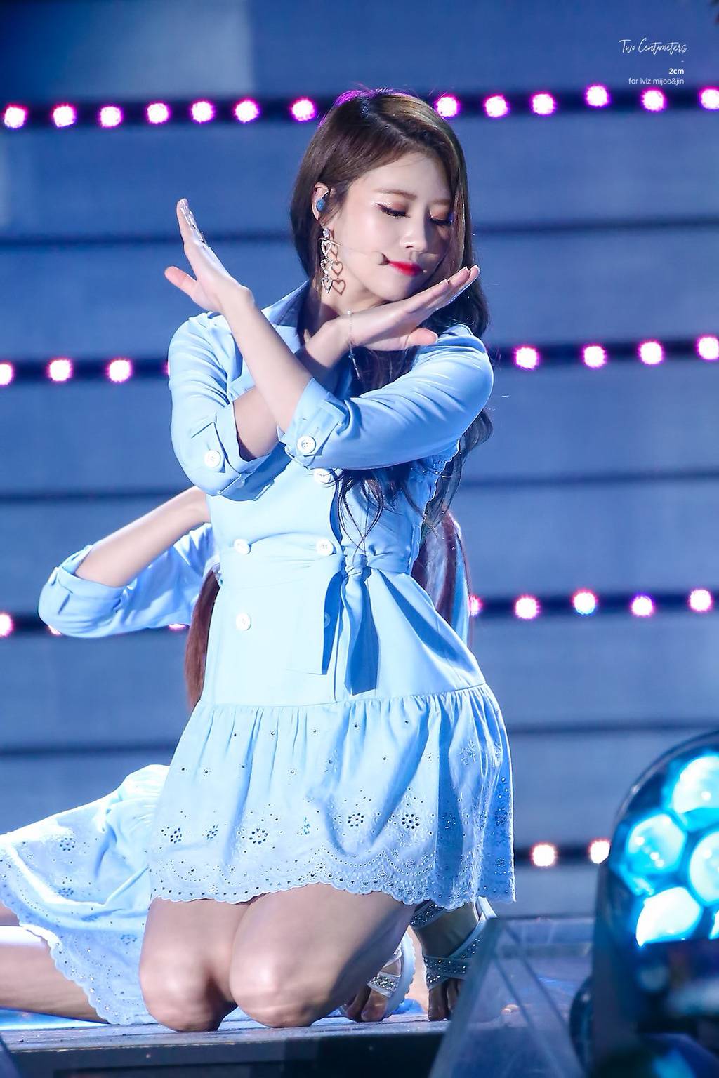 [러블리즈] 심야에 배가고프지만 참아야 할 것 같아서 미주 | 인스티즈