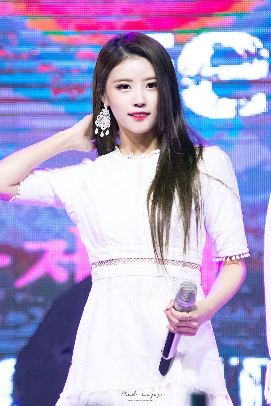 [러블리즈] 심야에 배가고프지만 참아야 할 것 같아서 미주 | 인스티즈