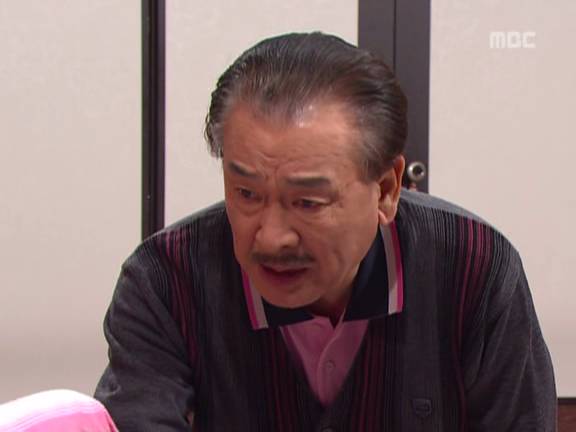 [거침없이하이킥] 순재에게 똥침당한 효자 준하.jpg | 인스티즈