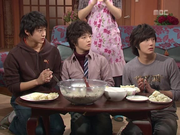 [거침없이하이킥] 박해미 앞에서 온순해진 민용이 ㅋㅋㅋㅋㅋ.jpg | 인스티즈