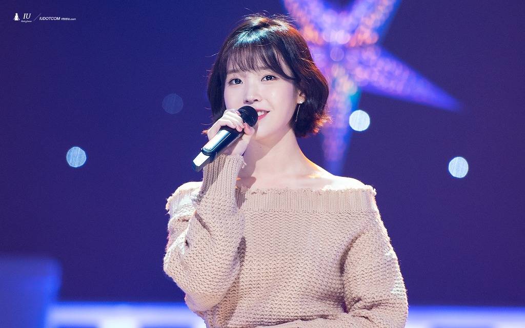 귀엽고 이쁜데 섹시하기까지한 아이유.jpgif | 인스티즈