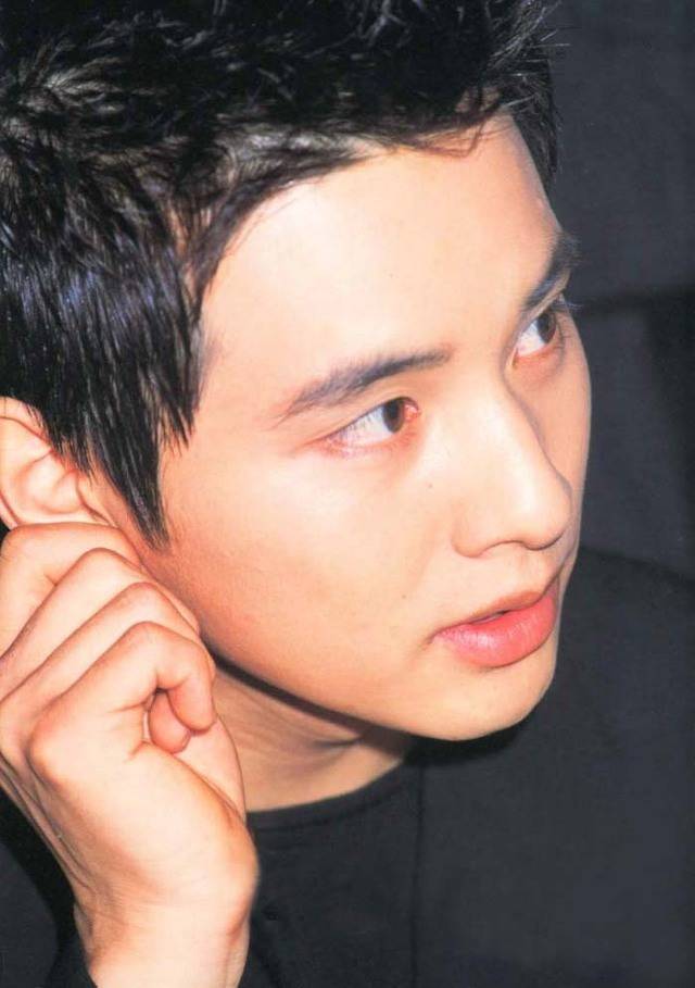 비슷한 나이로 비교해보는 유승호 vs 원빈 | 인스티즈