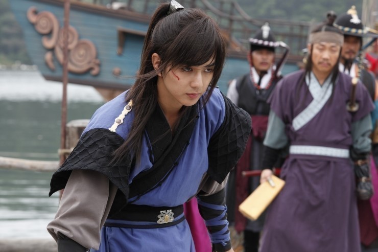 비슷한 나이로 비교해보는 유승호 vs 원빈 | 인스티즈