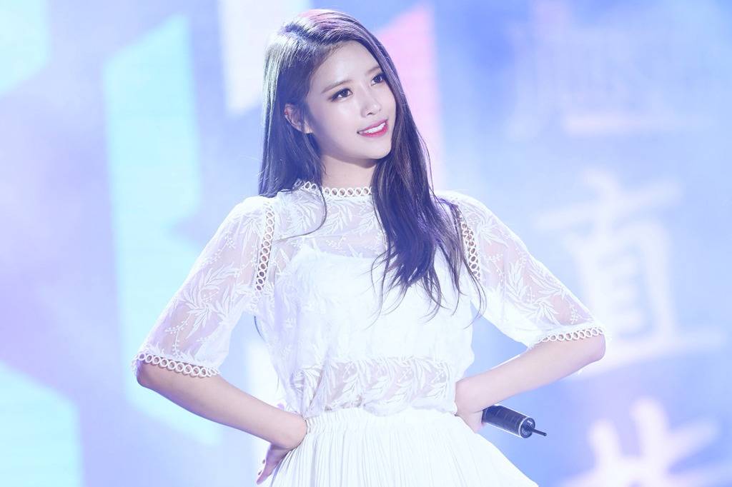 [러블리즈] 심야에 배가고프지만 참아야 할 것 같아서 미주 | 인스티즈