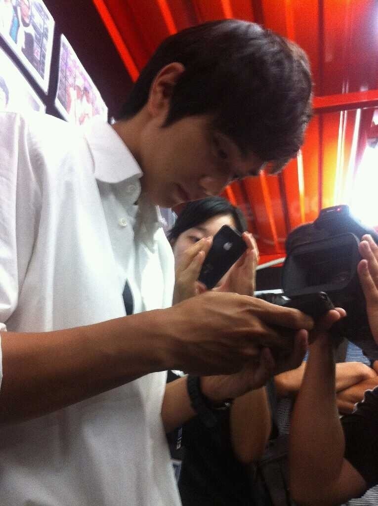 비슷한 나이로 비교해보는 유승호 vs 원빈 | 인스티즈