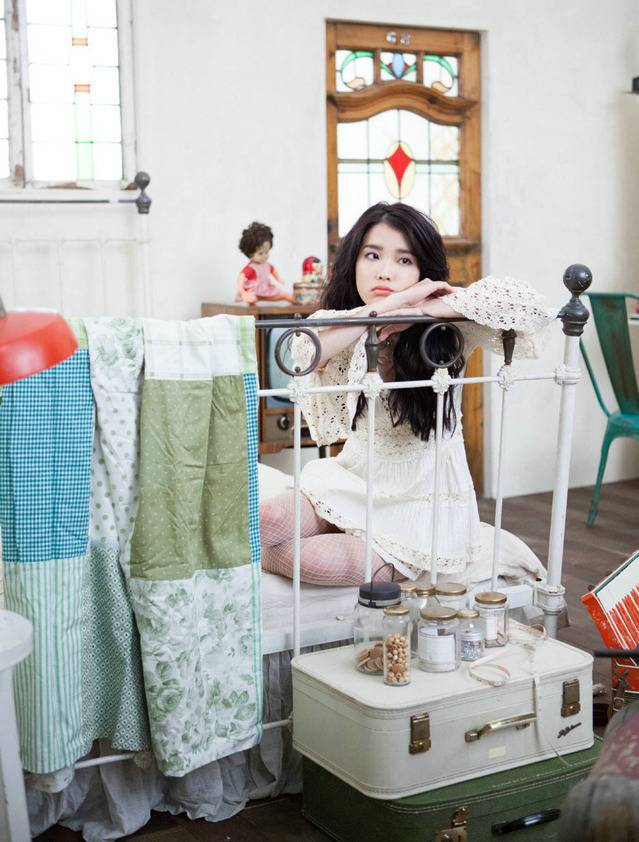 로리타 컨셉이 의심되는 아이유 | 인스티즈