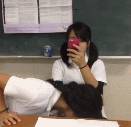 여학생들의 장난.gif | 인스티즈