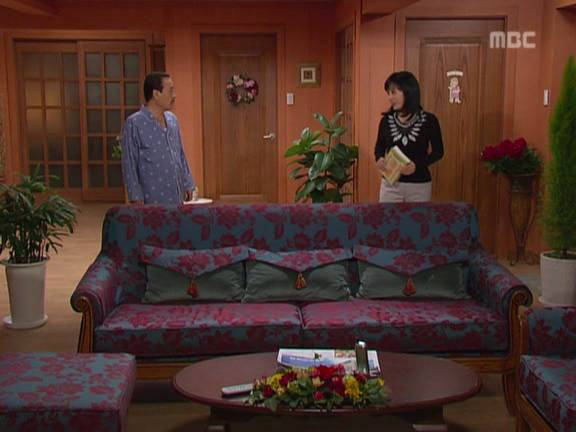 [거침없이하이킥] 순재에게 똥침당한 효자 준하.jpg | 인스티즈