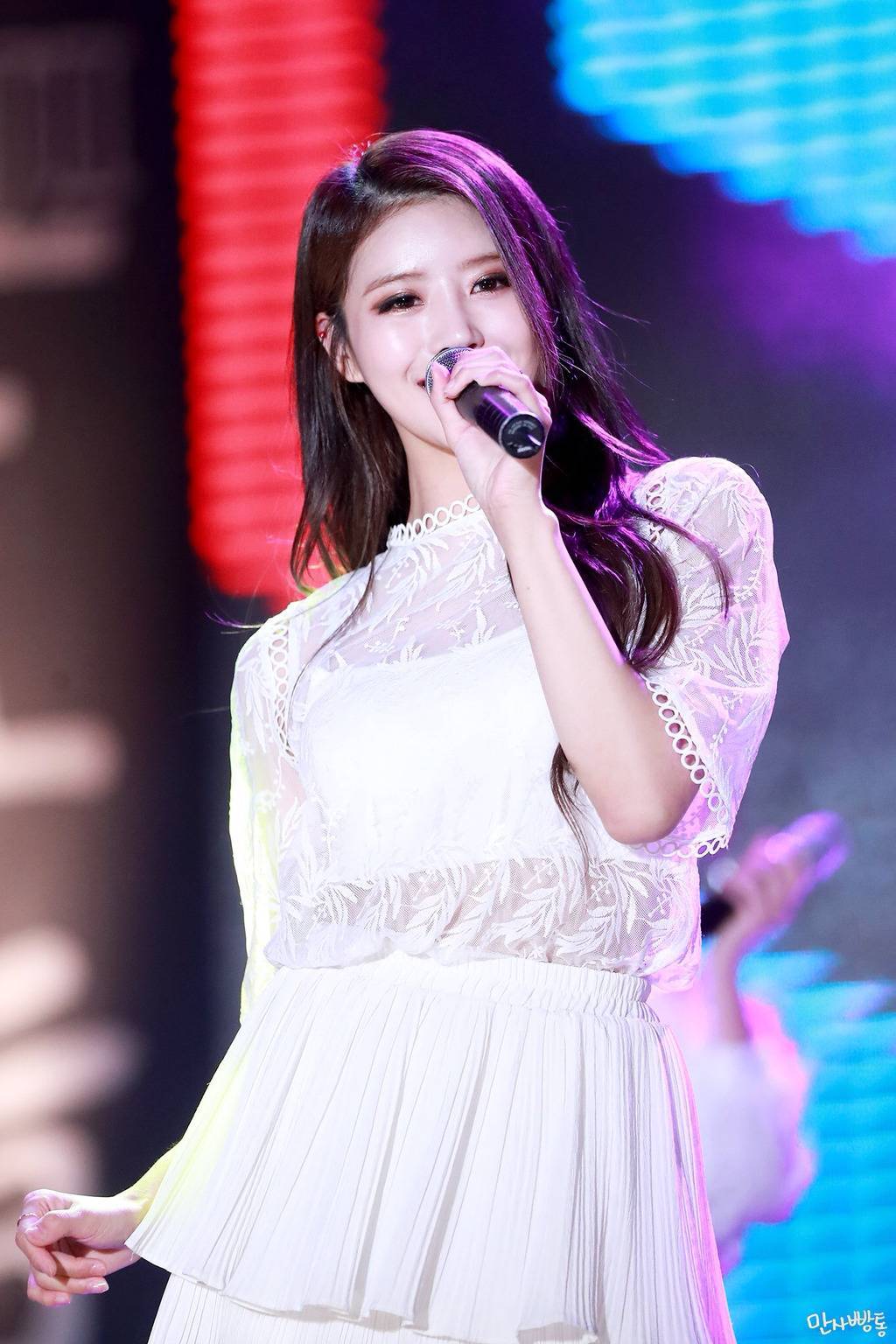 [러블리즈] 심야에 배가고프지만 참아야 할 것 같아서 미주 | 인스티즈